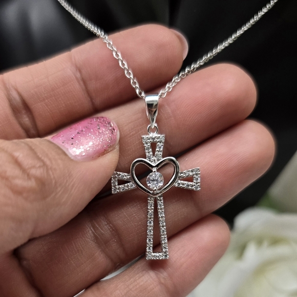 ♥️ HEART & CROSS STERLING SILVER NECKLACE - Picture 6 of 6